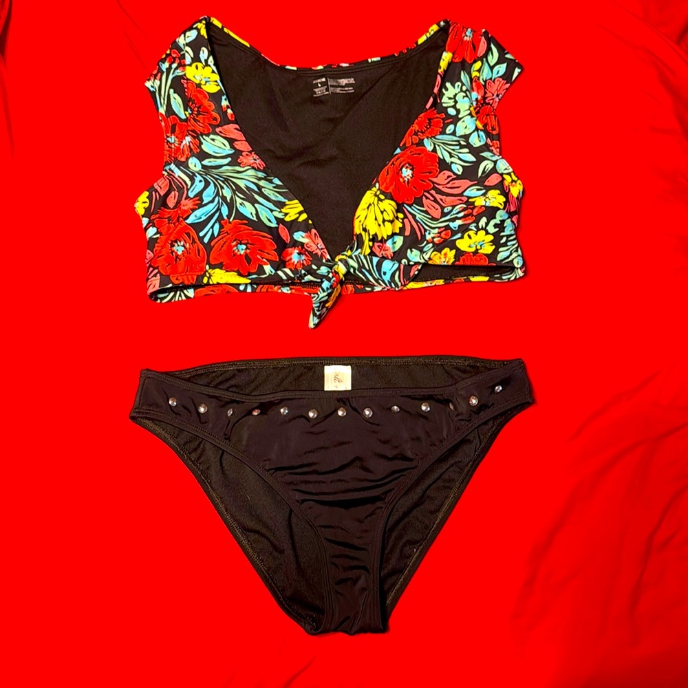 Adorable bikini size large, never worn.
